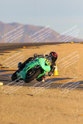 media/Dec-16-2023-CVMA (Sat) [[bb38a358a2]]/Race 13 Amateur Supersport Middleweight/